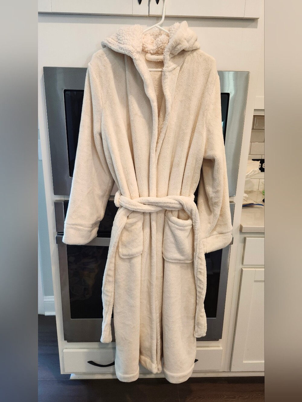 L.L. Bean Wicked Plush Hooded Bath Robe in Cream